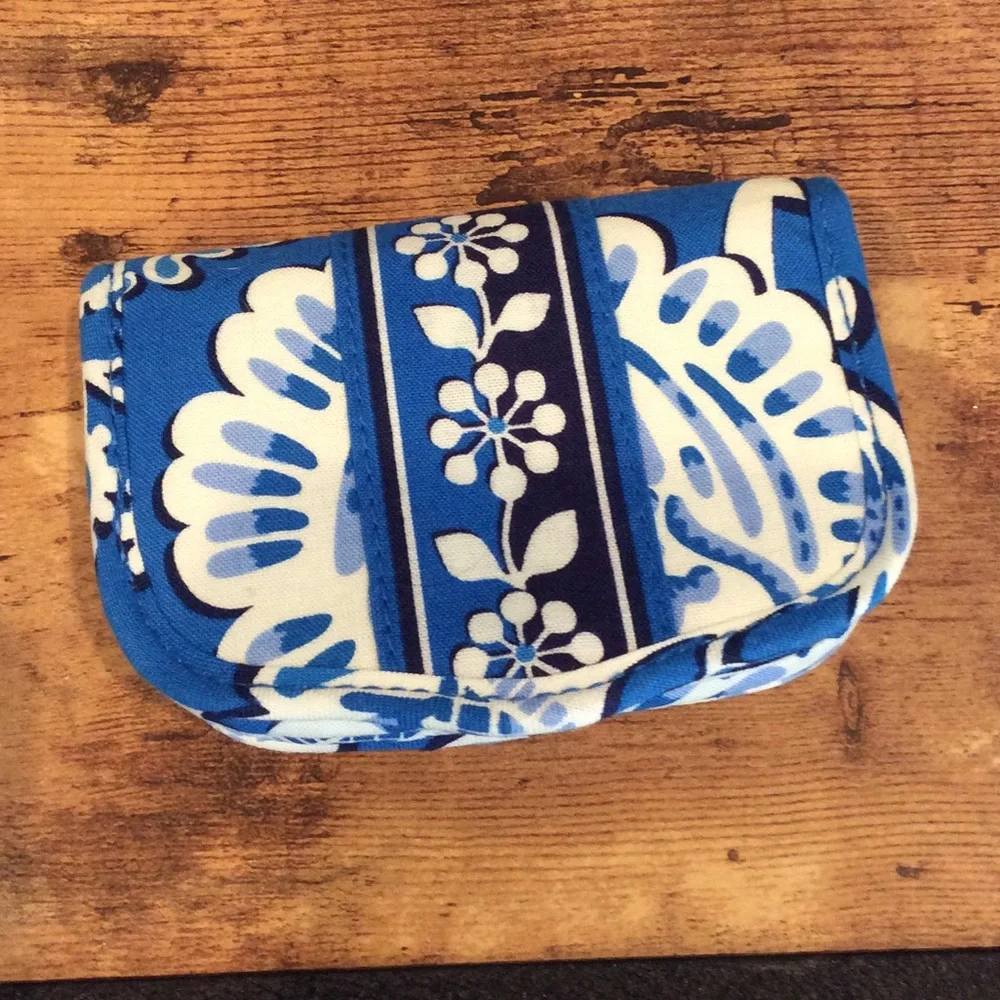 Vera Bradley coin pouch - Picture 1 of 3